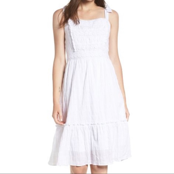 cupcakes & cashmere Dresses & Skirts - NWOT Cupcakes and cashmere white sundress size 2